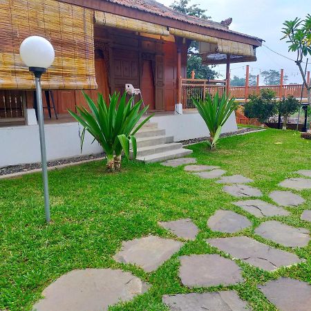 Joglo Kumpul Resort Cangkiran Exterior foto