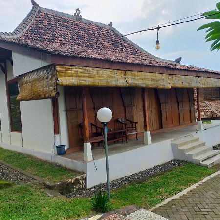 Joglo Kumpul Resort Cangkiran Exterior foto